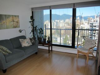 Photo 5: 1703 1330 HARWOOD Street in Vancouver: West End VW Condo for sale in "Westsea Towers" (Vancouver West)  : MLS®# R2352200