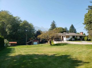 Photo 2: 41727 GOVERNMENT Road in Squamish: Brackendale House for sale : MLS®# R2611106