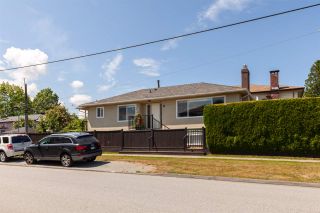 Photo 1: 11 N CARLETON AVENUE in Burnaby: Vancouver Heights House for sale (Burnaby North)  : MLS®# R2389346
