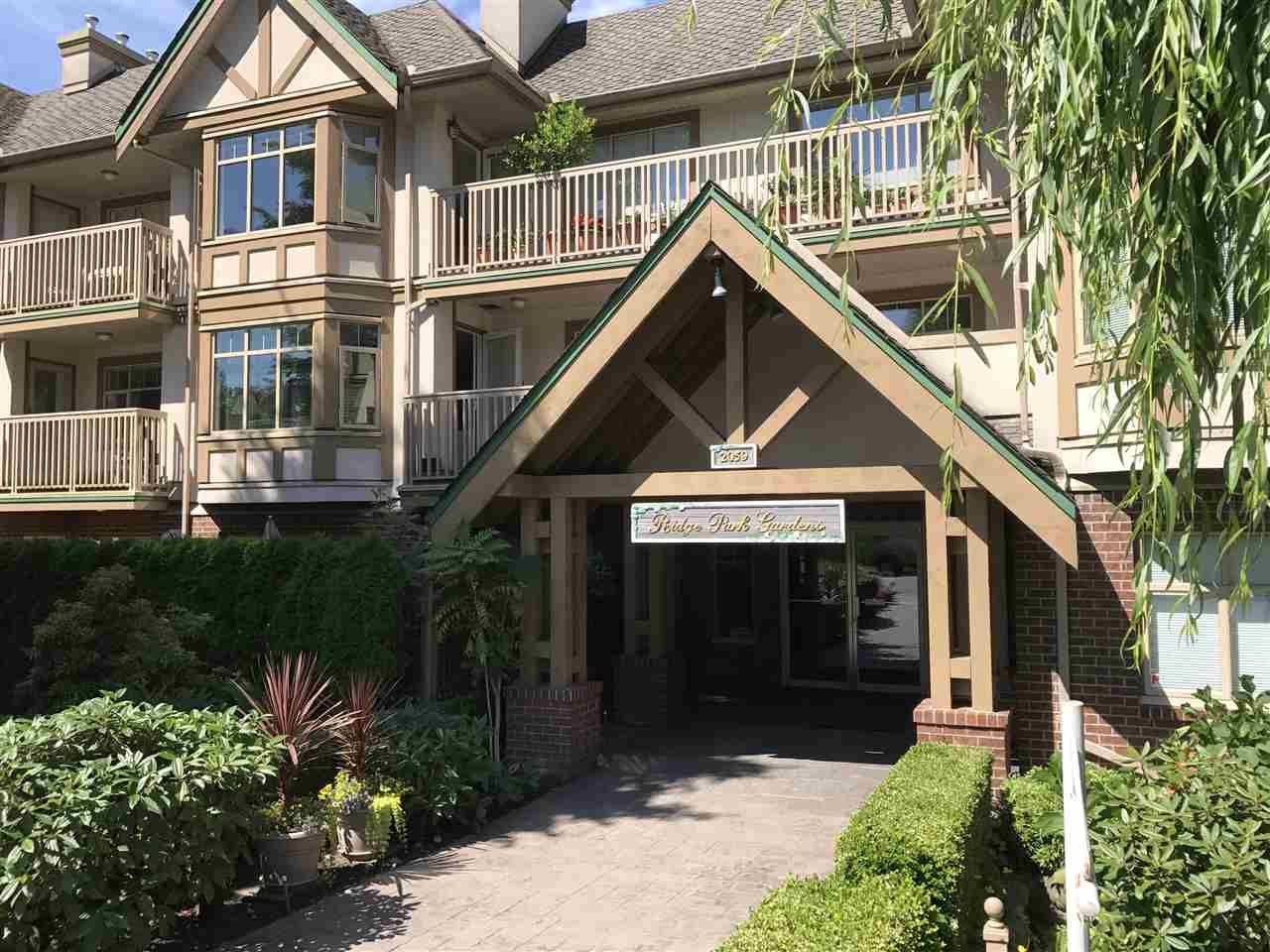 Main Photo: 413 2059 CHESTERFIELD Avenue in North Vancouver: Central Lonsdale Condo for sale in "Ridge Park Gardens" : MLS®# R2186291