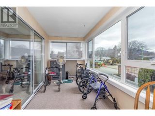 Photo 19: 1045 Sutherland Avenue Unit# 164 in Kelowna: House for sale : MLS®# 10310034