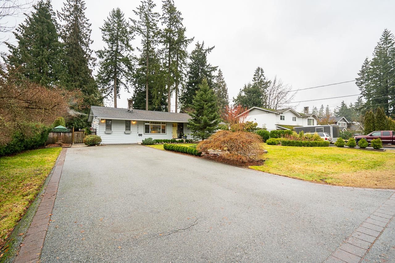 Main Photo: 20318 40A Avenue in Langley: Brookswood Langley House for sale : MLS®# R2747953
