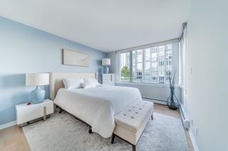 Photo 9: 906 1288 MARINASIDE Crescent in Vancouver: Yaletown Condo for sale (Vancouver West)  : MLS®# R2876670
