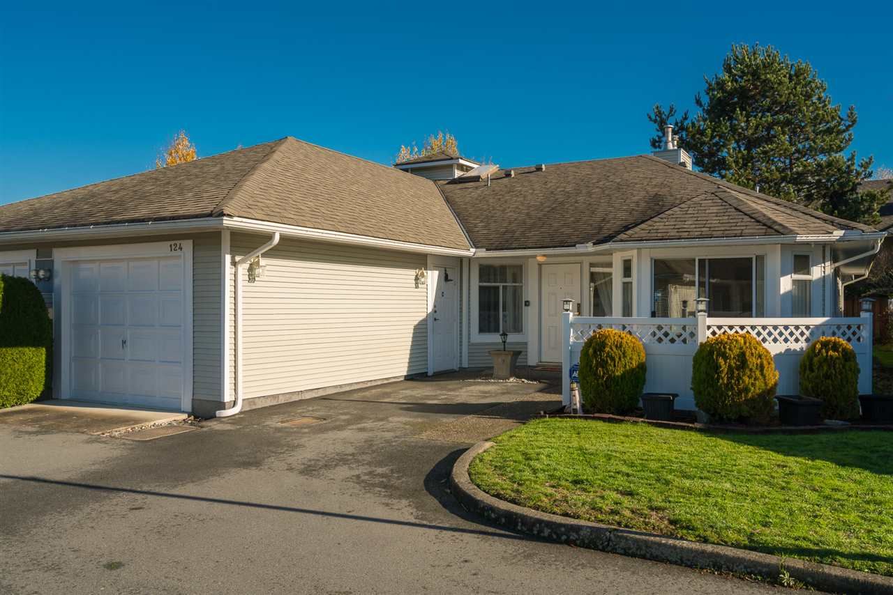Main Photo: 124 2460 156 Street in Surrey: King George Corridor Townhouse for sale in "Country House Estates" (South Surrey White Rock)  : MLS®# R2337355