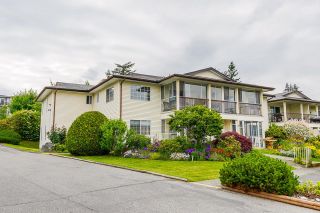 Photo 1: 32 6467 197 Street in Langley: Willoughby Heights Townhouse for sale in "Willow Park Estates" : MLS®# R2781613