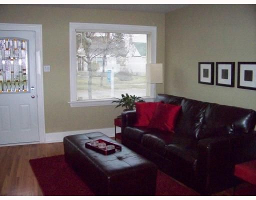 Photo 3: Photos: 12 CLONARD Avenue in WINNIPEG: St Vital Residential for sale (South East Winnipeg)  : MLS®# 2920237