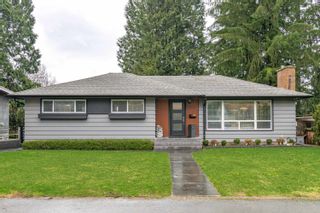 Photo 1: 2303 ROSEWOOD Drive in Abbotsford: Central Abbotsford House for sale : MLS®# R2659415