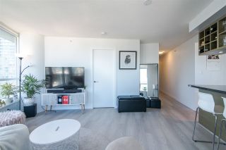 Photo 2: 2811 833 SEYMOUR Street in Vancouver: Downtown VW Condo for sale in "CAPITOL RESIDENCE" (Vancouver West)  : MLS®# R2357159