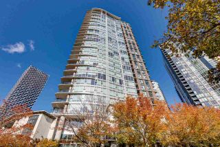 Photo 1: 3002 583 BEACH Crescent in Vancouver: Yaletown Condo for sale in "PARK WEST II" (Vancouver West)  : MLS®# R2593385