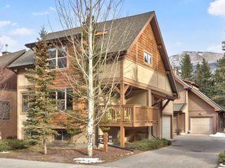 Photo 1: 401 108 Armstrong Place: Canmore Row/Townhouse for sale : MLS®# A2094751