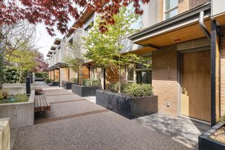 Photo 1: 5530 OAK Street in Vancouver: Cambie Townhouse for sale in "BENNETT" (Vancouver West)  : MLS®# R2716604