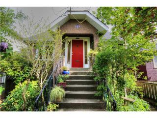 Photo 1: 2645 NAPIER Street in Vancouver: Renfrew VE House for sale in "HASTINGS EAST" (Vancouver East)  : MLS®# V1075495