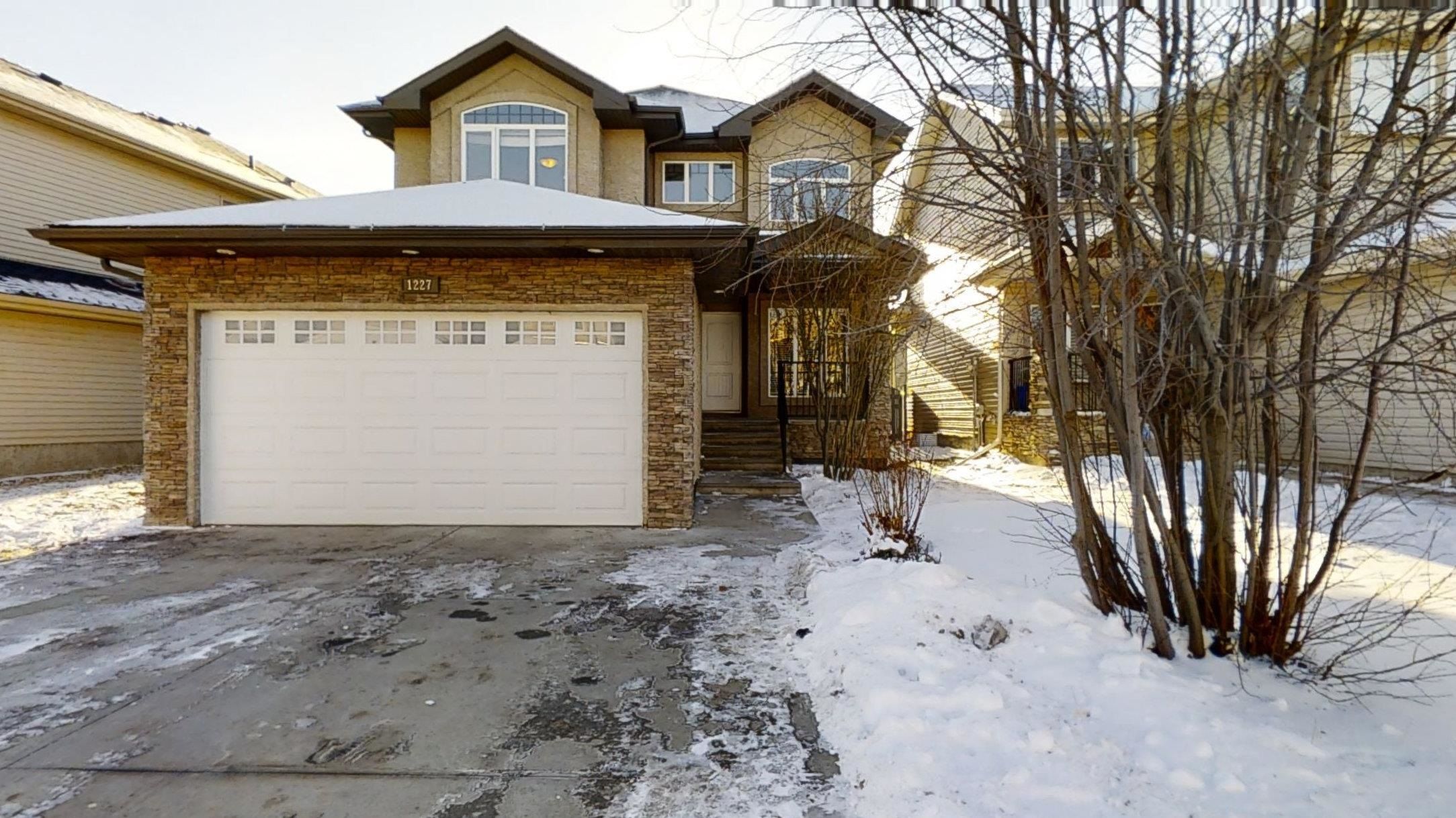 Main Photo: 1227 CUNNINGHAM Drive in Edmonton: Zone 55 House for sale : MLS®# E4270814