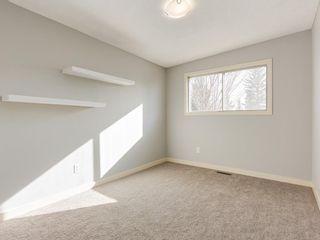 Photo 12: 25 Silverdale PL NW in Calgary: Silver Springs House for sale : MLS®# C4290404