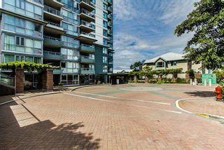 Photo 2: 403 235 GUILDFORD Way in Port Moody: North Shore Pt Moody Condo for sale in "THE SINCLAIR" : MLS®# R2187020