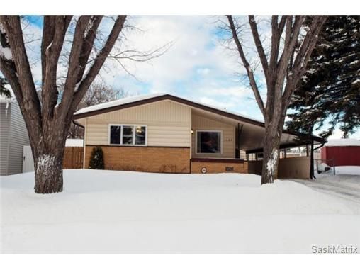 Main Photo: 1645 9th AVENUE N in Saskatoon: North Park Single Family Dwelling for sale (Saskatoon Area 03)  : MLS®# 457277