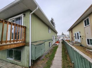 Photo 2: 11427B 8 Street SW in Calgary: Southwood Row/Townhouse for sale : MLS®# A2126333