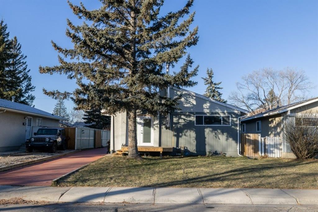 Main Photo: 8013 20A Street SE in Calgary: Ogden Detached for sale : MLS®# A1161540