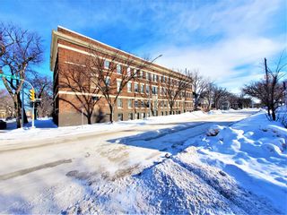 Photo 1: 8 183 Harrow Street in Winnipeg: Crescentwood Condominium for sale (1Bw)  : MLS®# 202303129