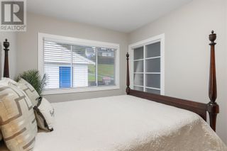 Photo 5: 340 Crescent Rd W in Qualicum Beach: House for sale : MLS®# 960029