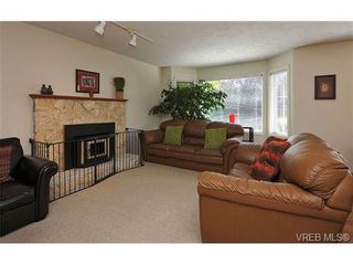 Photo 2: 1270 Lidgate Crt in VICTORIA: SW Strawberry Vale House for sale (Saanich West)  : MLS®# 643808