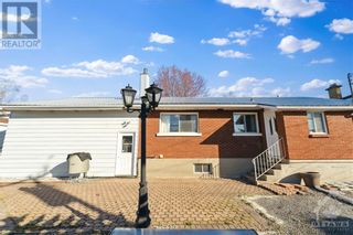 Photo 26: 70 CANTER BOULEVARD in Nepean: House for sale : MLS®# 1386790