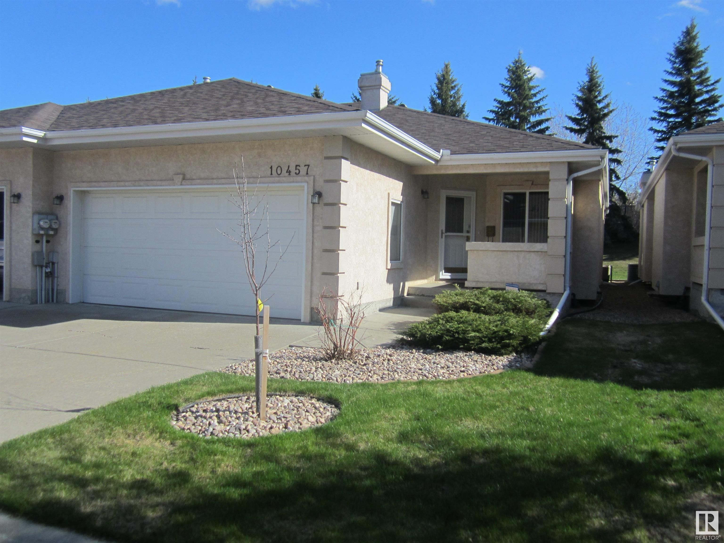 Main Photo: 10457 42 Avenue NW in Edmonton: Zone 16 House Half Duplex for sale : MLS®# E4284312