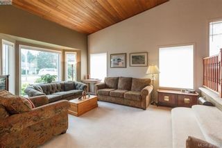 Photo 6: 4164 Beckwith Pl in VICTORIA: SE Lake Hill House for sale (Saanich East)  : MLS®# 797392