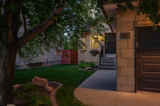 Photo 2: 59 Strathridge Grove SW in Calgary: Strathcona Park Detached for sale : MLS®# A2051678