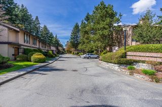 Photo 1: 33 3015 TRETHEWEY Street in Abbotsford: Abbotsford West Townhouse for sale in "Birch Grove Terrace" : MLS®# R2717458