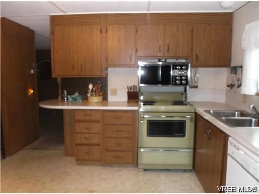 Main Photo: 41A 2500 Florence Lake Rd in VICTORIA: La Florence Lake Manufactured Home for sale (Langford)  : MLS®# 693014