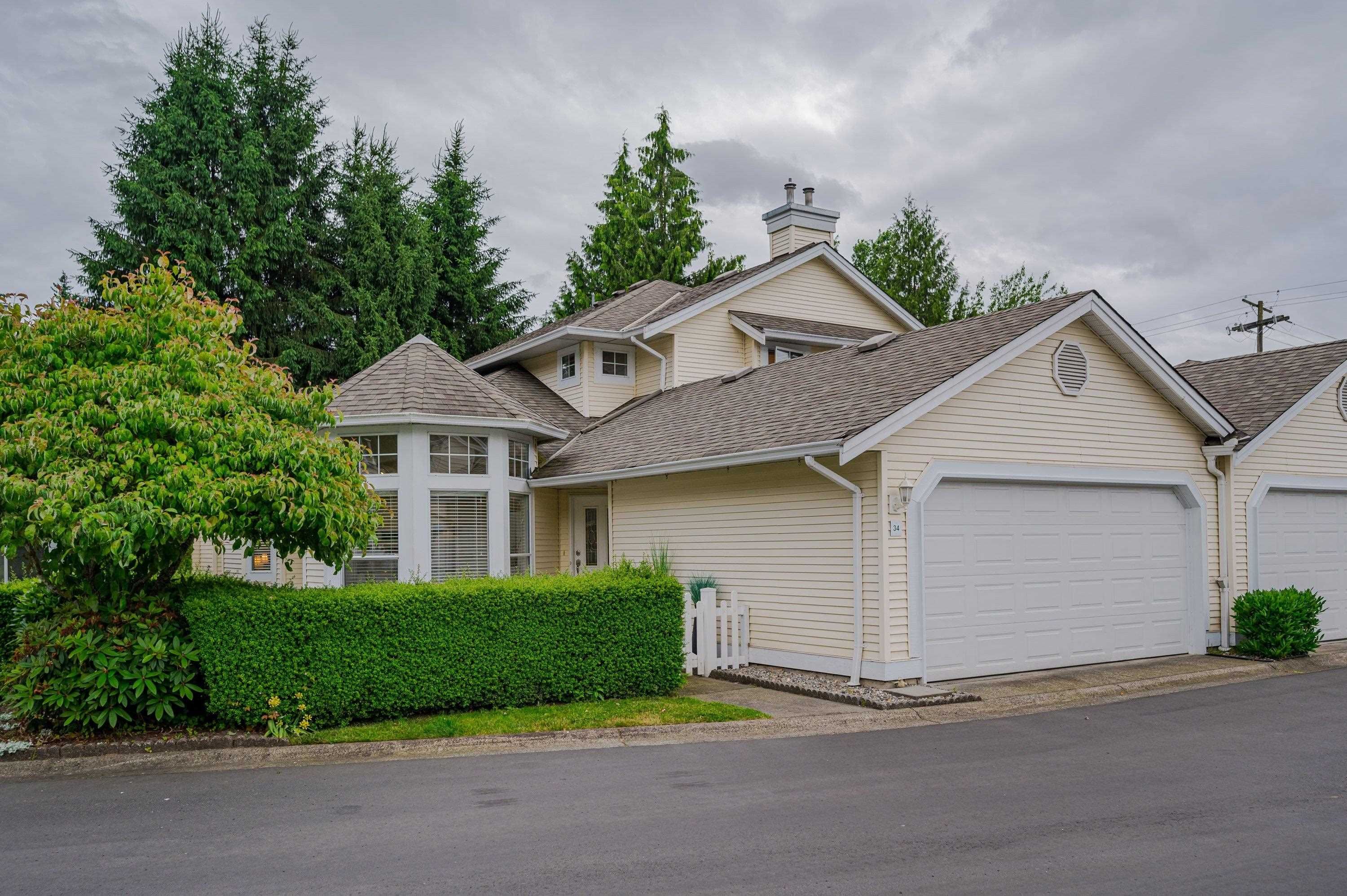 Main Photo: 34 9208 208 Street in Langley: Walnut Grove Townhouse for sale in "CHURCHILL PARK" : MLS®# R2704885