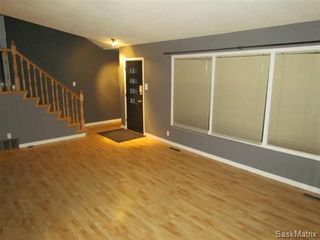 Photo 4: 137 RIDDELL Crescent in Regina: Whitmore Park Single Family Dwelling for sale (Regina Area 05)  : MLS®# 500590