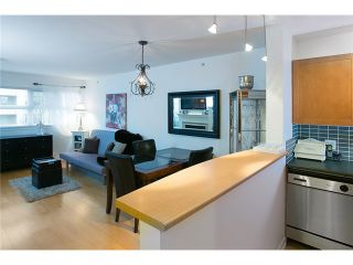 Photo 2: 407 2181 W 12TH Avenue in Vancouver: Kitsilano Condo for sale in "THE CARLINGS" (Vancouver West)  : MLS®# V987441