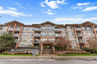 Photo 2: 112 20219 54A Avenue in Langley: Langley City Condo for sale : MLS®# R2869334