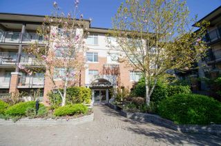 Photo 3: 113 9299 TOMICKI Avenue in Richmond: West Cambie Condo for sale in "MERIDIAN GATE" : MLS®# R2870374