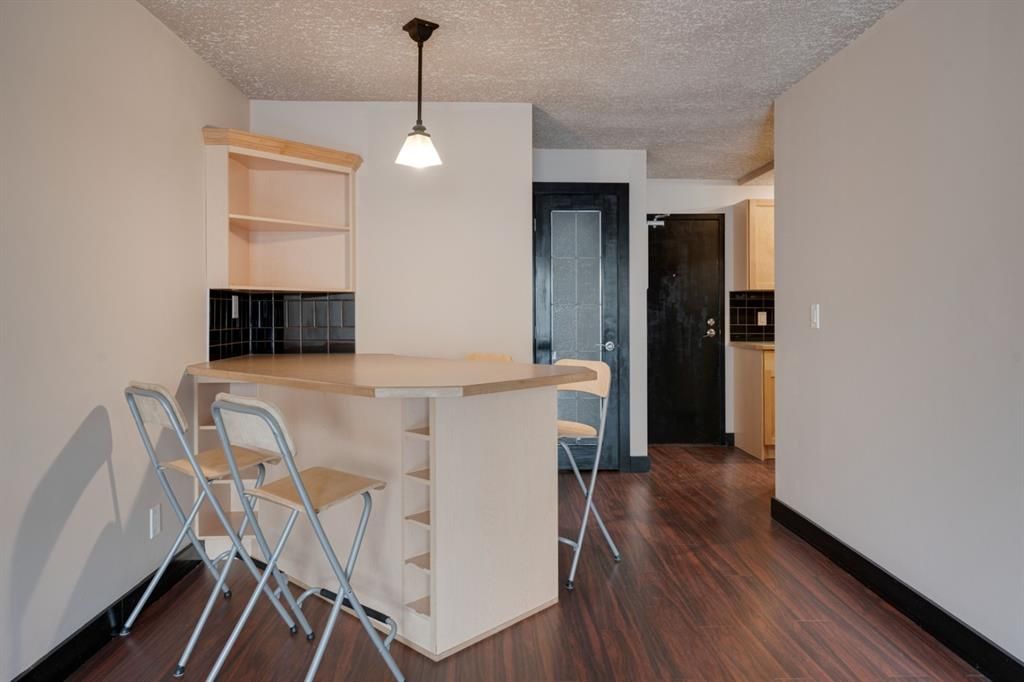 Photo 3: Photos: 204 717 4A Street NE in Calgary: Renfrew Apartment for sale : MLS®# A1148155