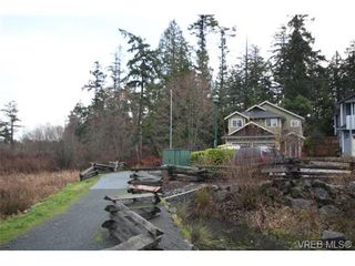 Photo 16: 210 Stoneridge Pl in VICTORIA: VR Hospital House for sale (View Royal)  : MLS®# 718015
