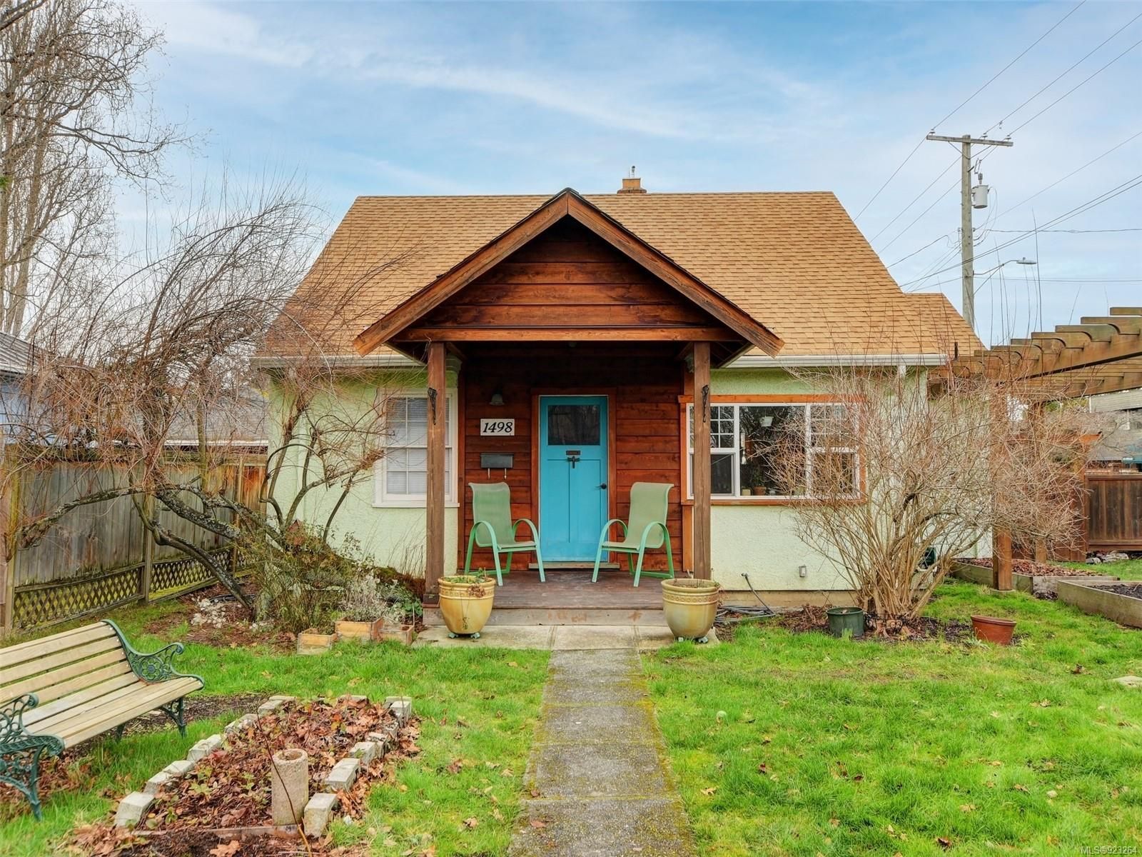 A charming gem in desirable Oaklands Victoria BC