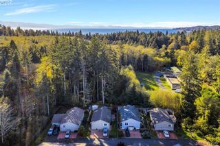 Photo 5: 40 7109 West Coast Rd in SOOKE: Sk Whiffin Spit Manufactured Home for sale (Sooke)  : MLS®# 827915