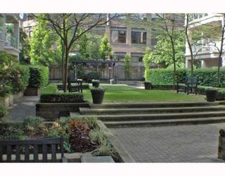 Photo 2: 125 511 W 7TH Avenue in Vancouver: Fairview VW Condo for sale (Vancouver West)  : MLS®# V768353