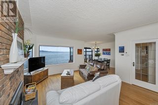 Photo 32: 5055 Cordova Bay Rd in Saanich: House for sale : MLS®# 952483