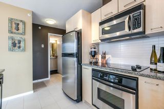 Photo 3: 1702 1199 SEYMOUR Street in Vancouver: Downtown VW Condo for sale (Vancouver West)  : MLS®# R2739429