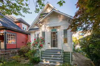 Photo 1: 4452 QUEBEC Street in Vancouver: Main House for sale (Vancouver East)  : MLS®# R2589936