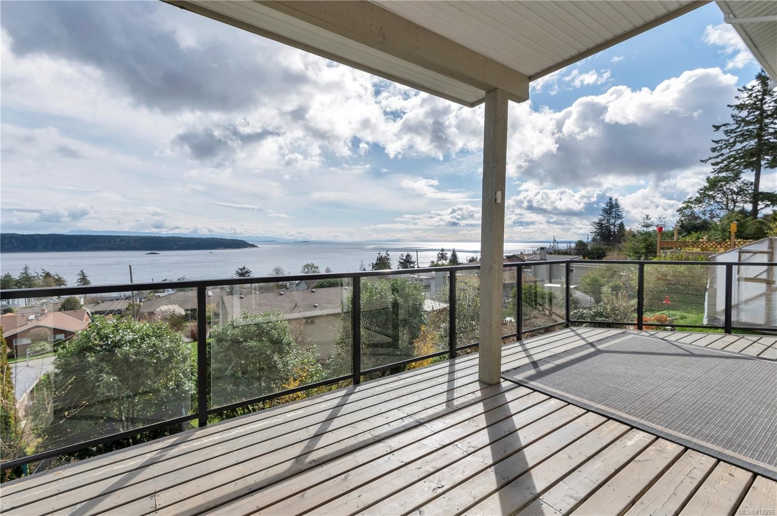 307  South McLean St, Campbell River