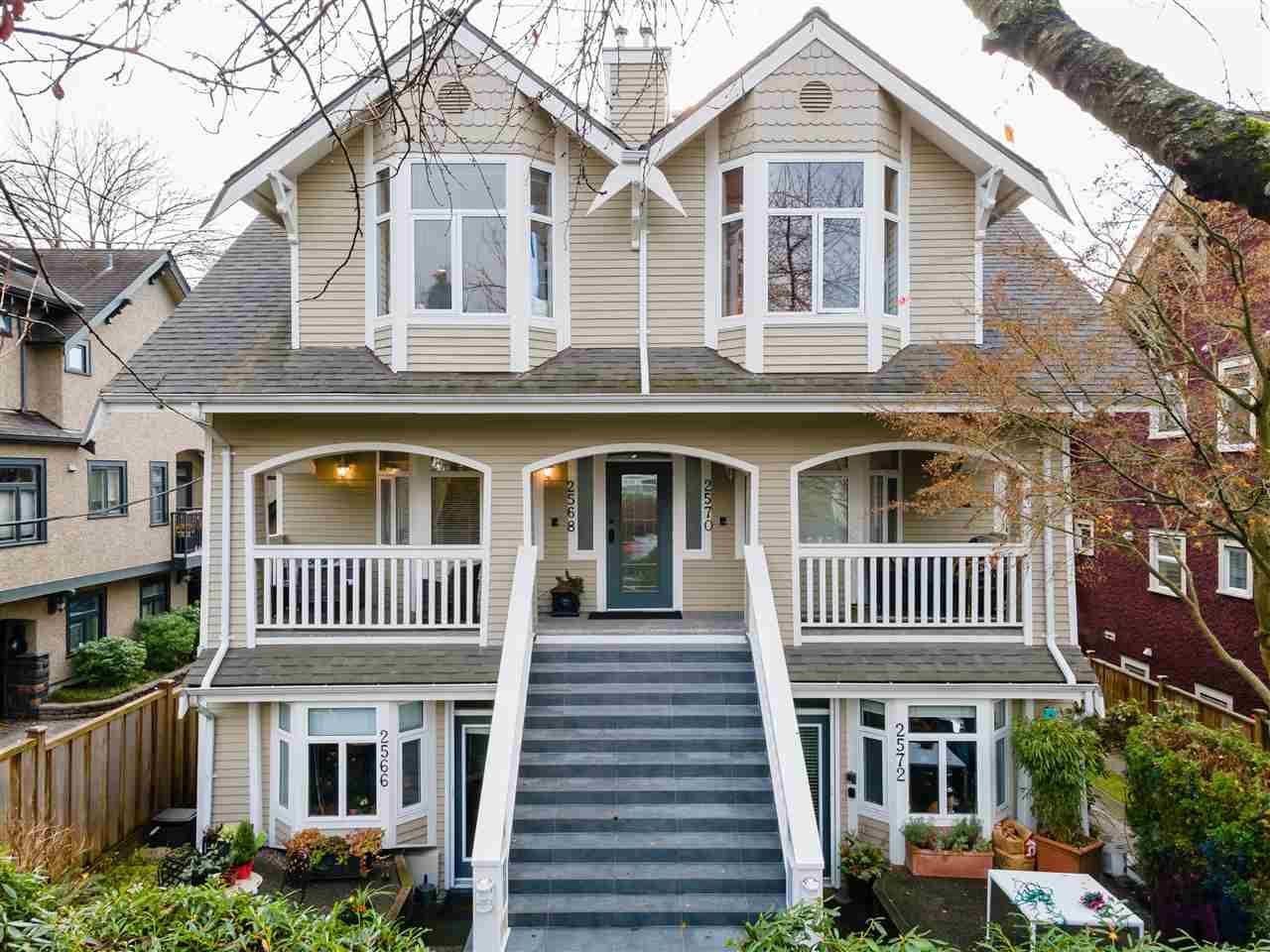 Main Photo: 2568 W 5TH Avenue in Vancouver: Kitsilano Townhouse for sale (Vancouver West)  : MLS®# R2521060