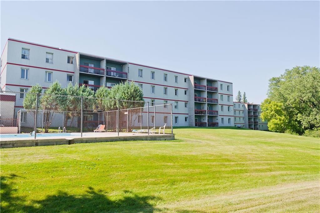 Outstanding value! A park-like setting on the banks of the Red River.