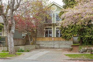 Main Photo: 947 Meares St in Victoria: Vi Downtown House for sale : MLS®# 960883