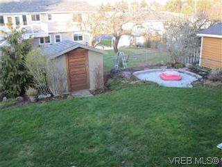 Photo 3: 256 Cadillac Avenue in VICTORIA: SW Tillicum House for sale (Saanich West)  : MLS®# 305524