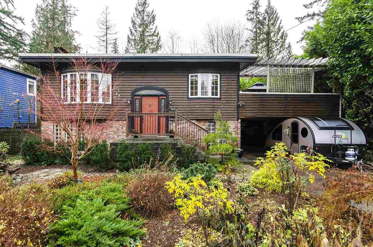 Main Photo: 747 GRANTHAM Place in North Vancouver: Seymour NV House for sale : MLS®# R2519087
